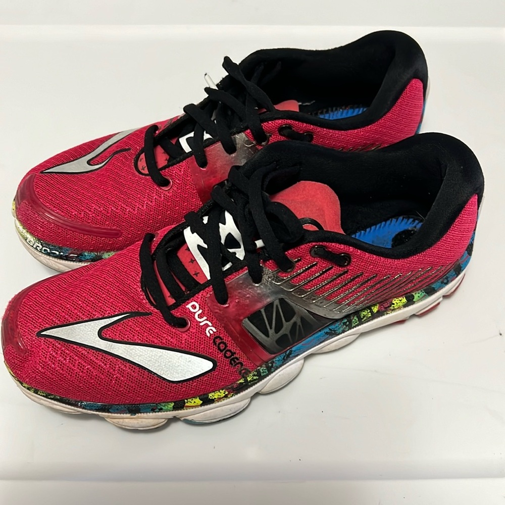 Brooks Pure Condence Shoes. Size 8